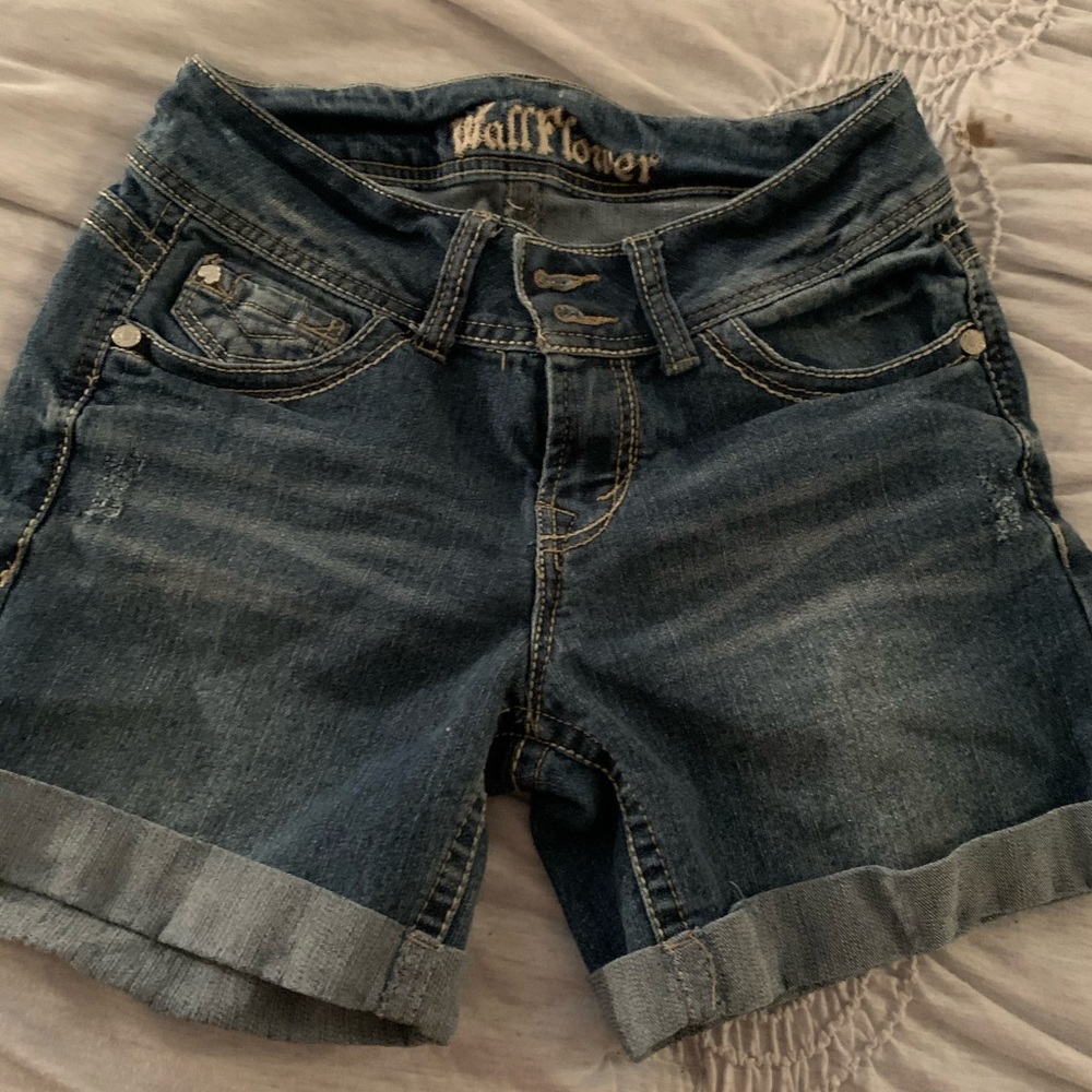 Wallflower shorts